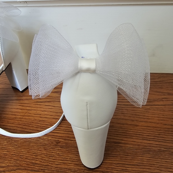 Women shoes with Bow: Color: white Size 40 (9) - Picture 5 of 13